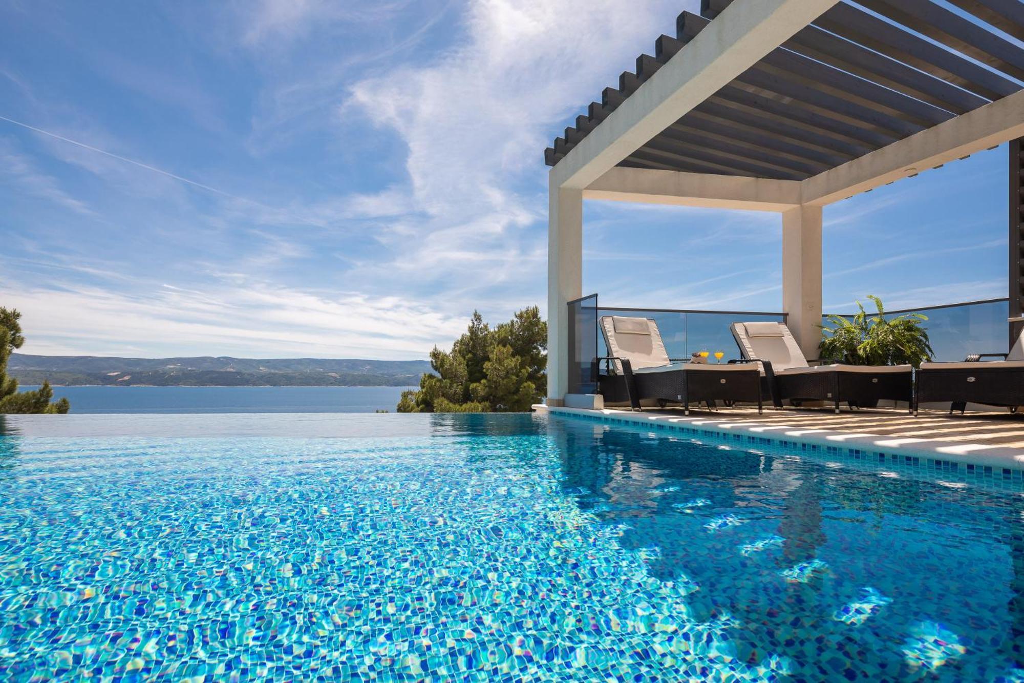Luxury Seafront Villa With Heated Pool, Jacuzzi, Sea View, 150 M From Beach Stanici 外观 照片