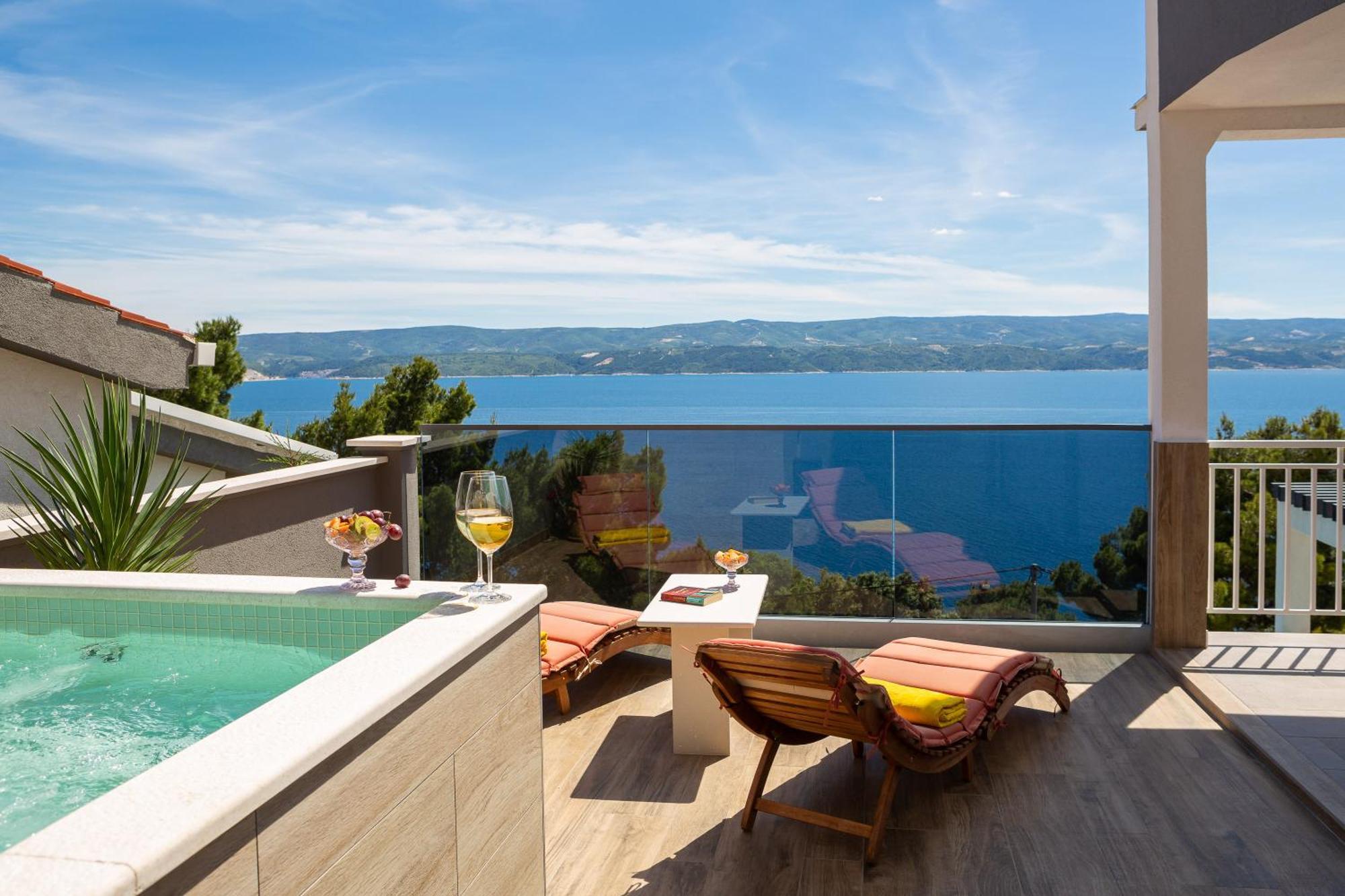 Luxury Seafront Villa With Heated Pool, Jacuzzi, Sea View, 150 M From Beach Stanici 外观 照片