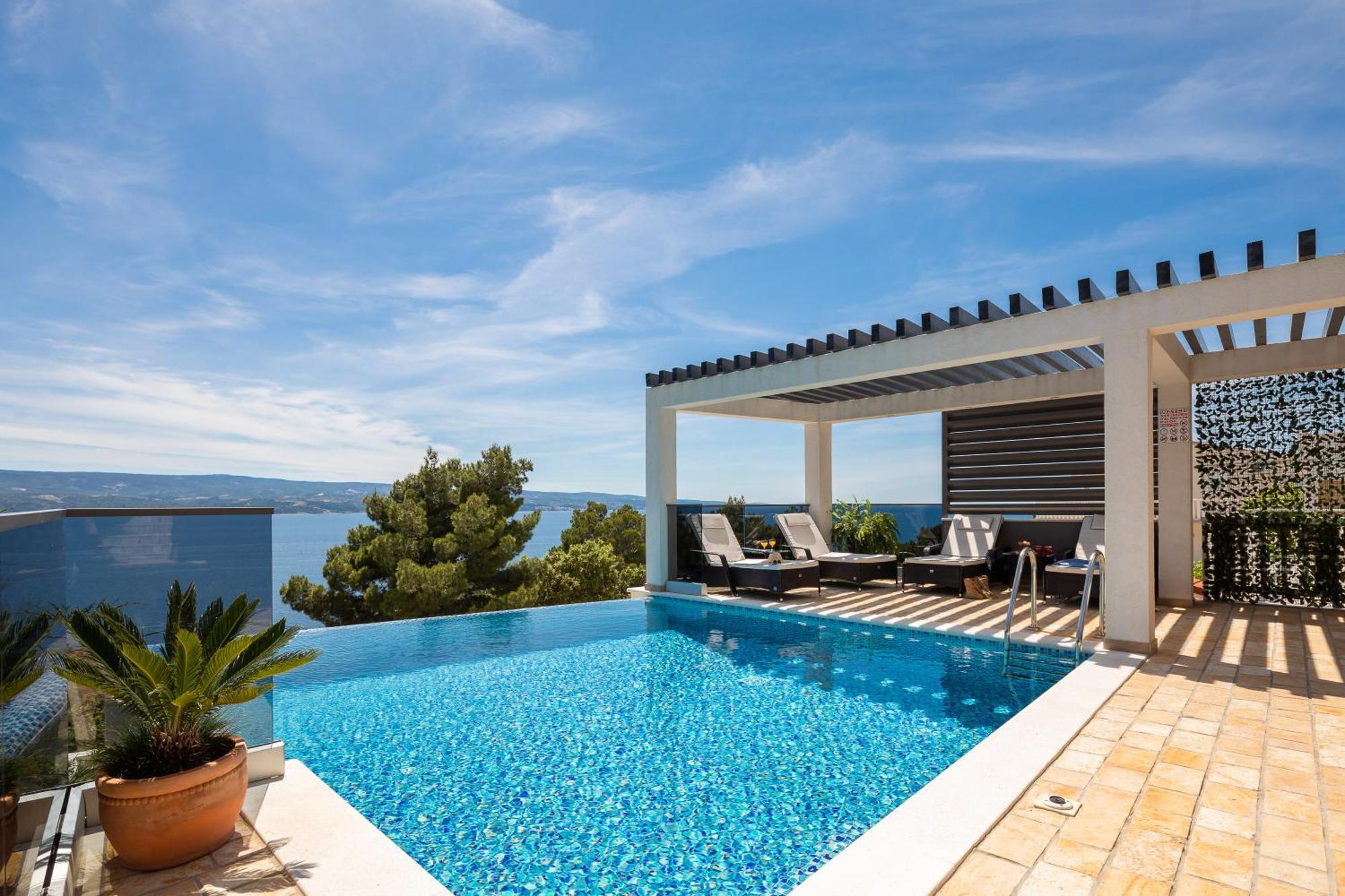 Luxury Seafront Villa With Heated Pool, Jacuzzi, Sea View, 150 M From Beach Stanici 外观 照片