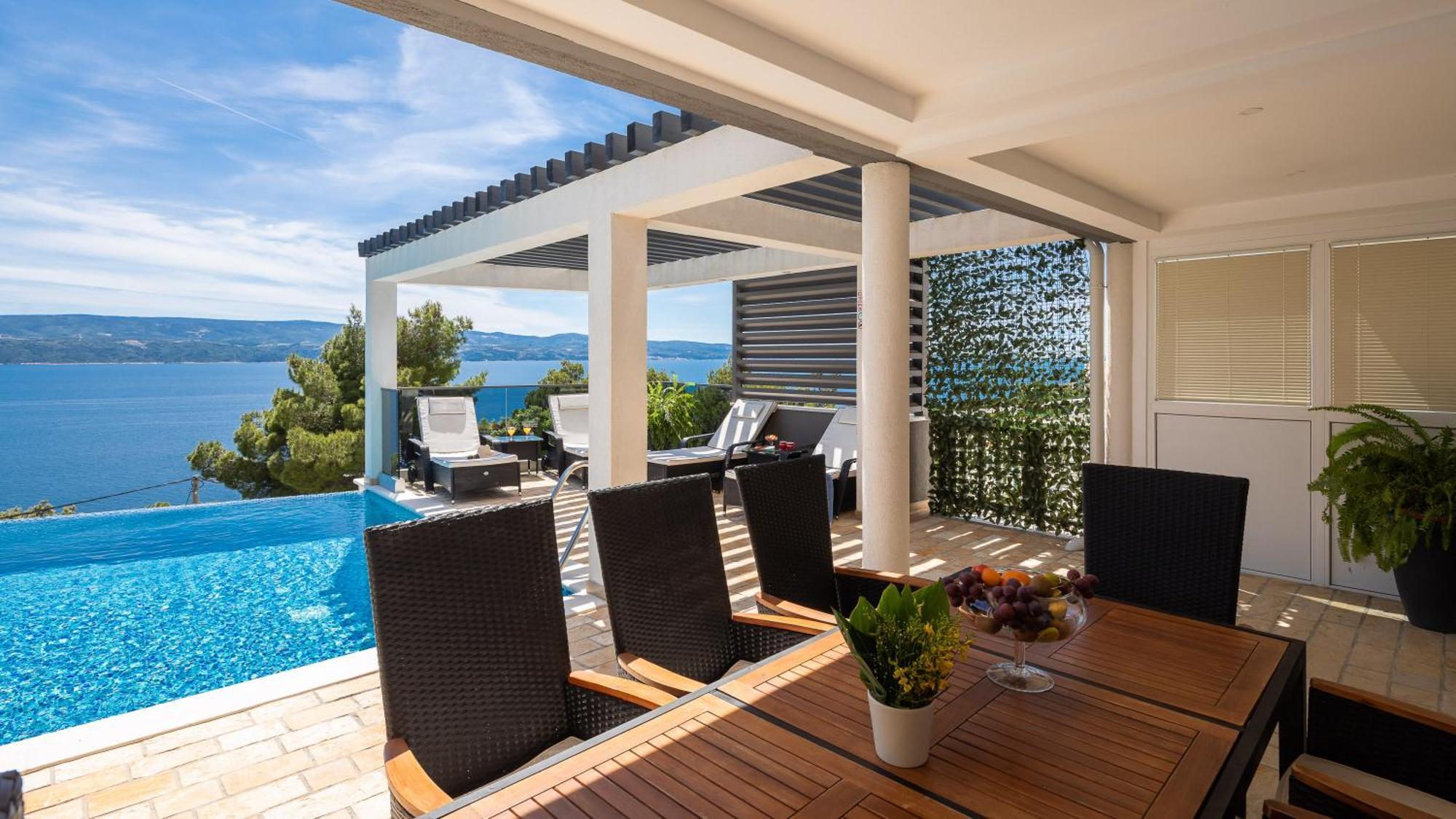 Luxury Seafront Villa With Heated Pool, Jacuzzi, Sea View, 150 M From Beach Stanici 外观 照片