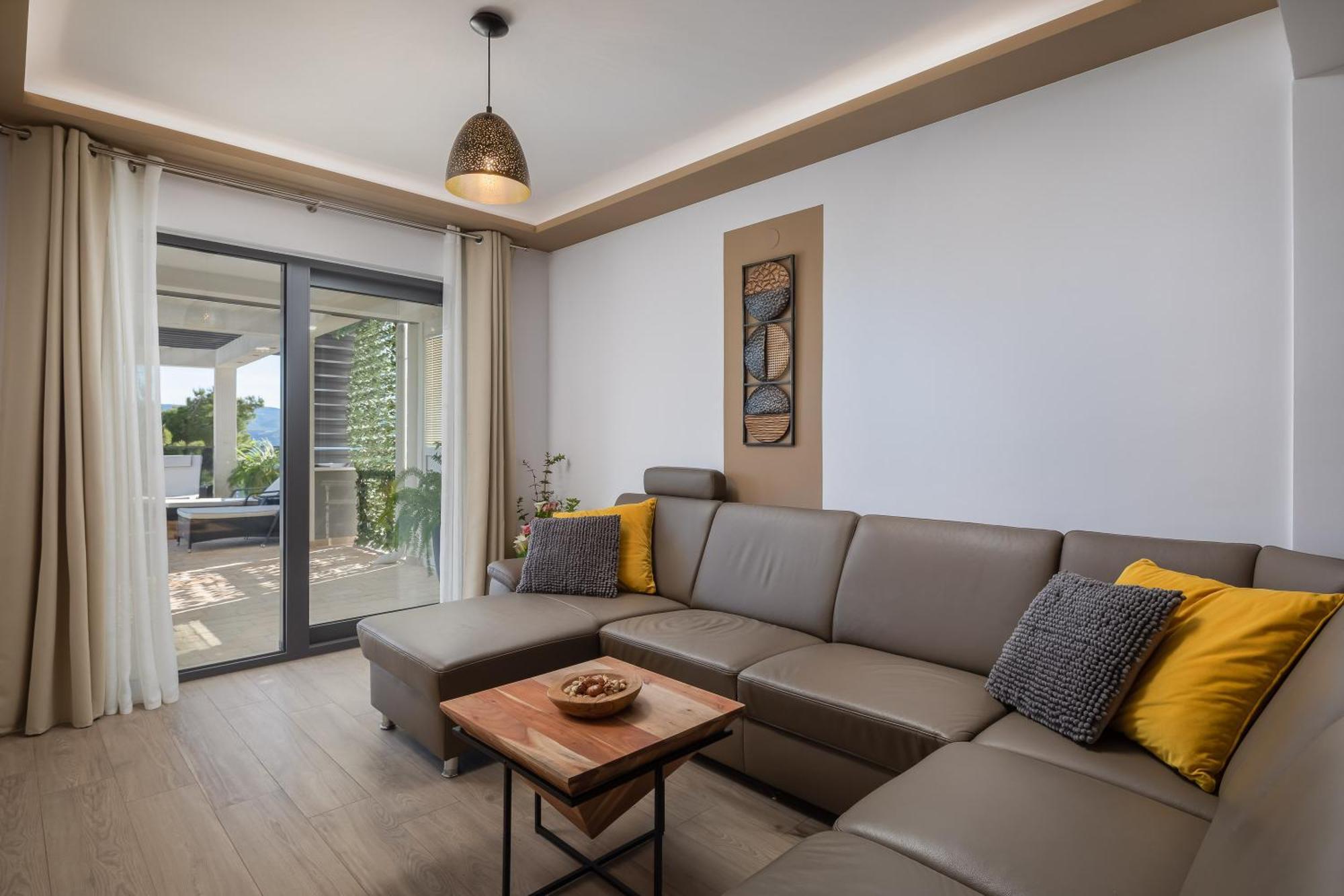 Luxury Seafront Villa With Heated Pool, Jacuzzi, Sea View, 150 M From Beach Stanici 外观 照片