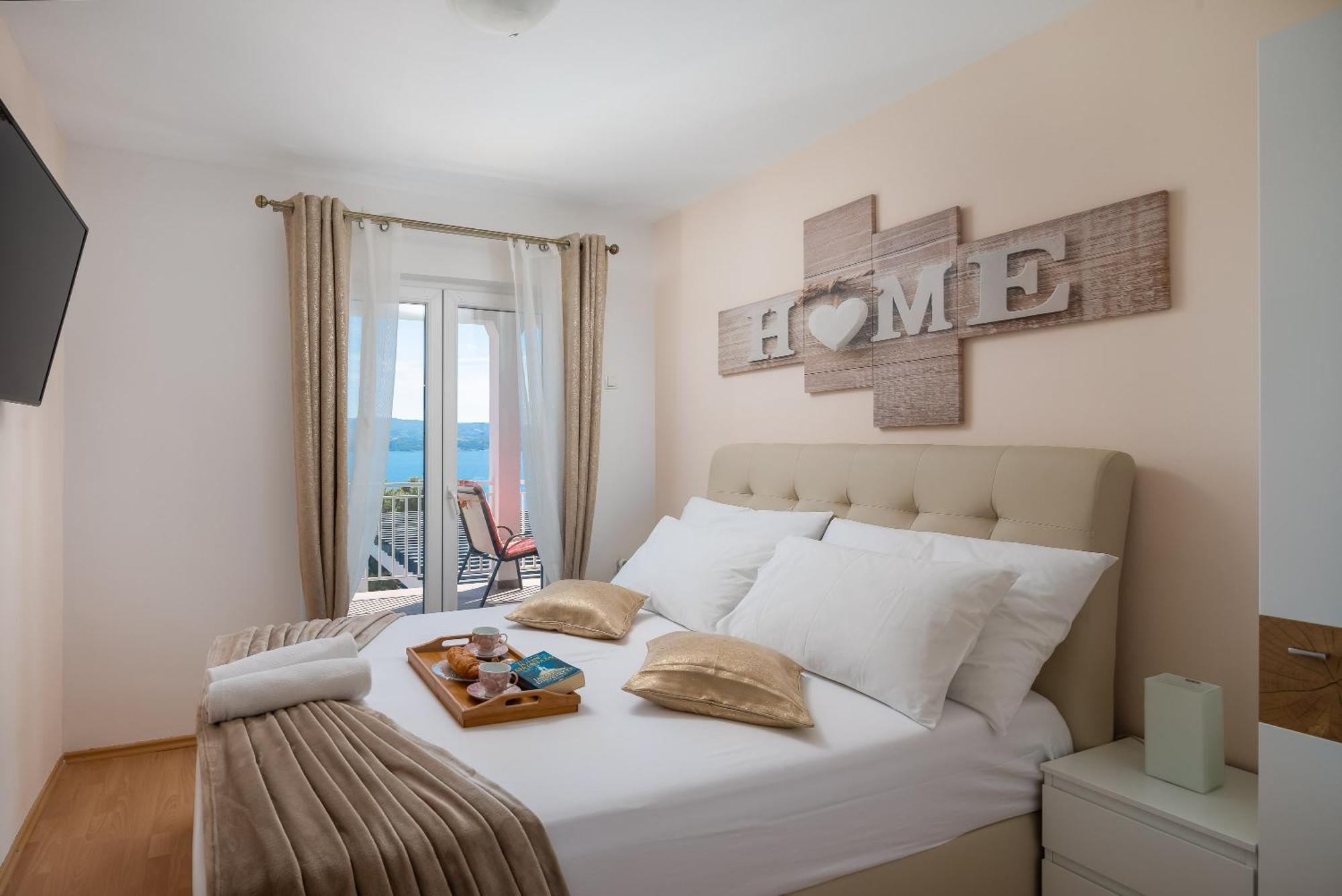 Luxury Seafront Villa With Heated Pool, Jacuzzi, Sea View, 150 M From Beach Stanici 外观 照片