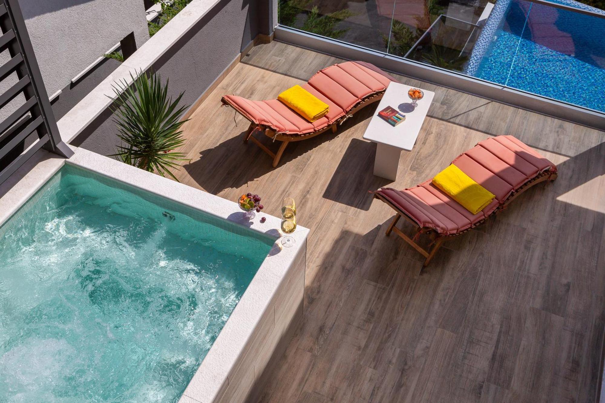 Luxury Seafront Villa With Heated Pool, Jacuzzi, Sea View, 150 M From Beach Stanici 外观 照片
